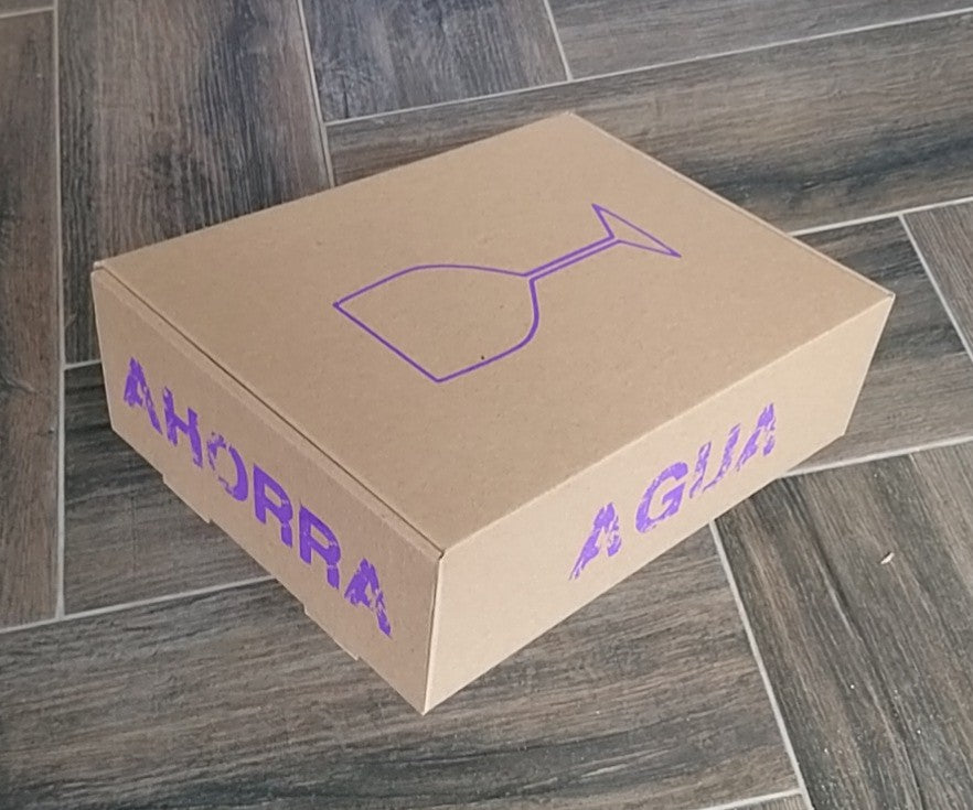 Caja en cartón para tres botellas